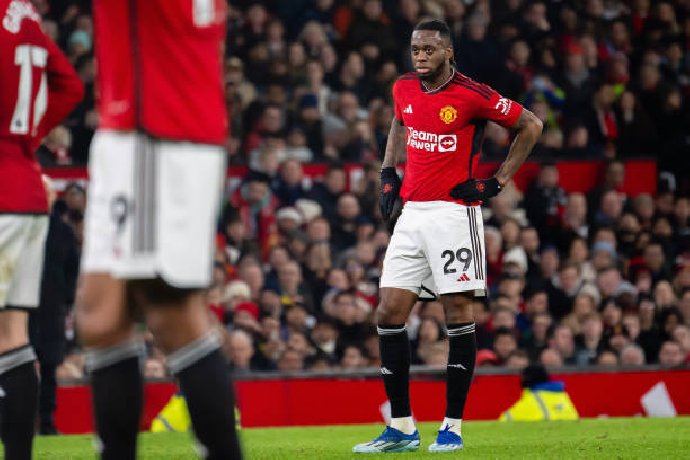 Wan-Bissaka nhận phán quyết của MU về tương lai