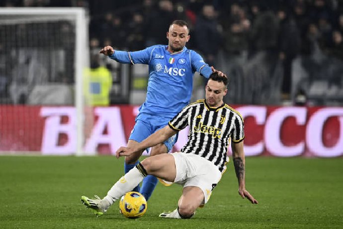 Hạ ĐKVĐ Napoli, Juventus chiếm lĩnh ngôi đầu Serie A