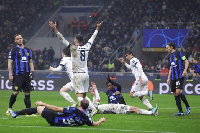 Hòa bất lực, Á quân C1 Inter Milan không thể chiếm ngôi đầu