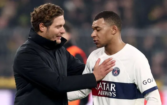 Mbappe bất bình với HLV PSG