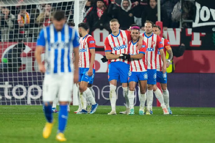 Girona đòi lại ngôi đầu La Liga từ Real Madrid