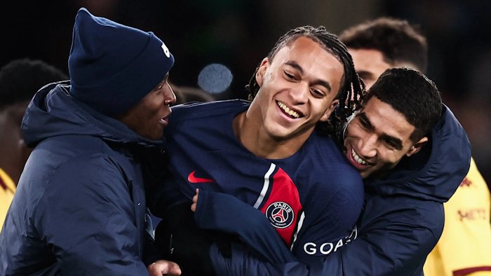 Em trai Mbappe ra mắt Ligue 1 ở tuổi 16