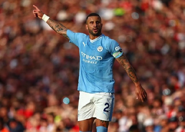 Kyle Walker: 'Man City chưa thể sánh ngang với MU và Liverpool'