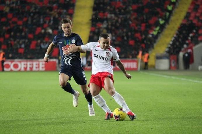 Soi kèo phạt góc ngày 25/12: Alanyaspor khó thắng góc Samsunspor