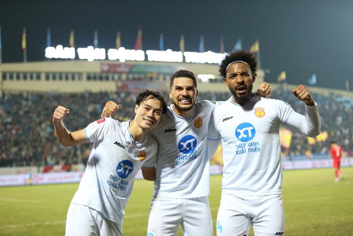 Kết quả V-League 2023/24: Nam Định giữ vững ngôi đầu bảng sau chiến thắng thuyết phục trước Viettel