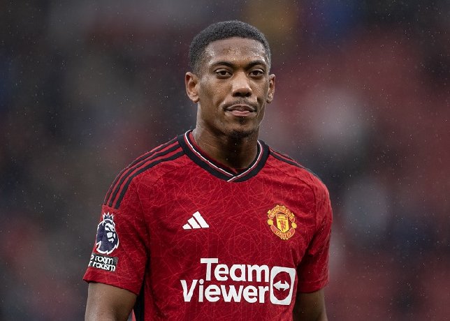 Anthony Martial tiếp tục không thi đấu, CĐV MU ngán ngẩm